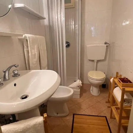 La Cattedrale Dalla Finestra Lucca